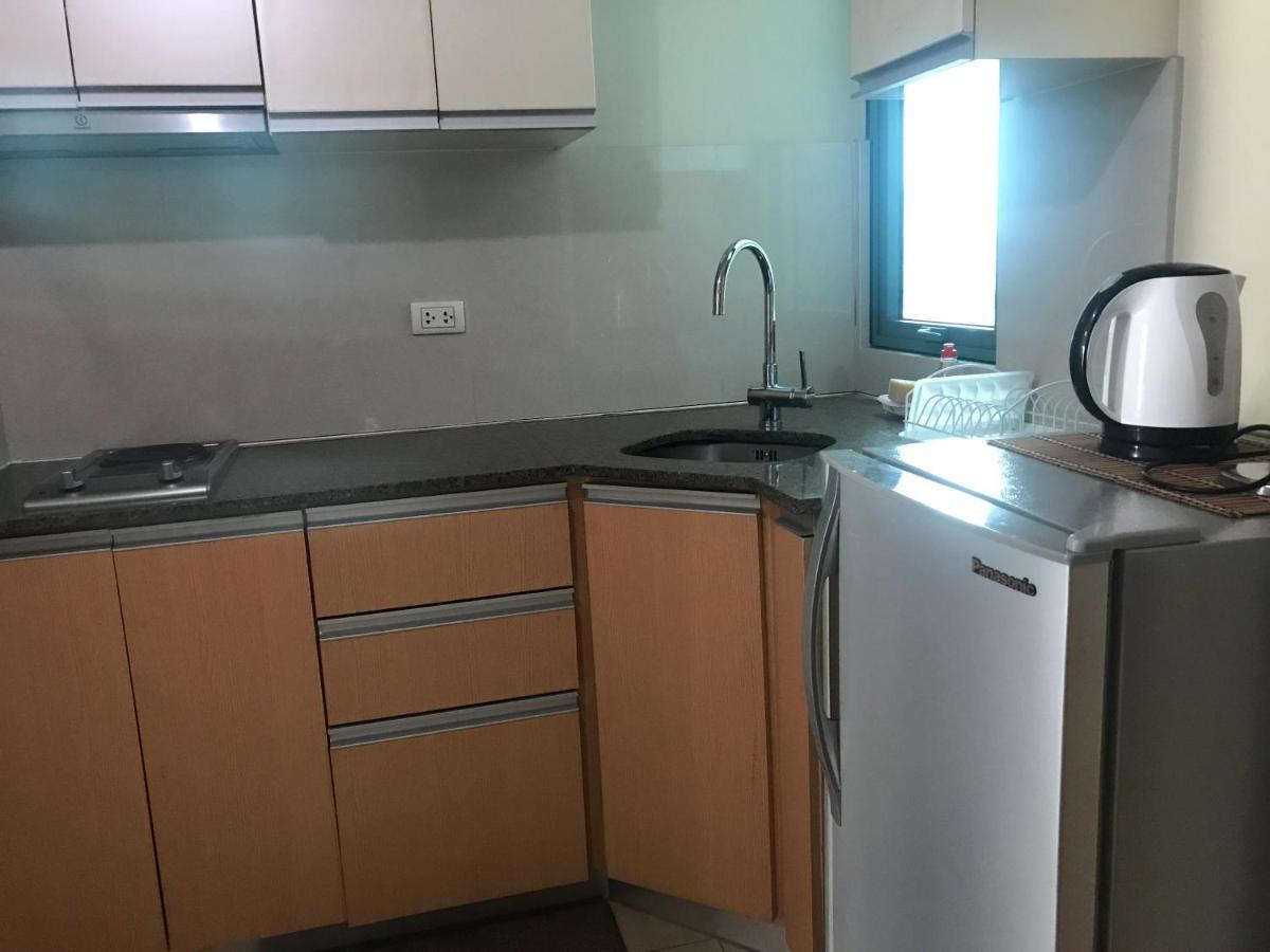 Lena'S Condotel Pasay Eksteriør billede